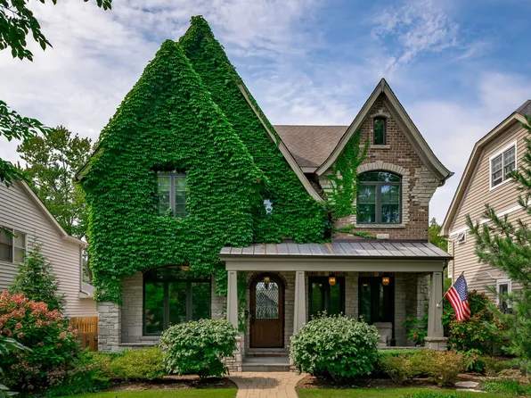 14 S Thurlow St, Hinsdale, IL 60521