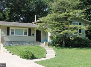 11033 Del Rio Dr, Fairfax, VA 22030