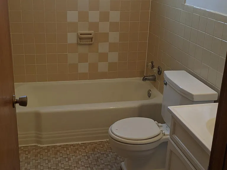 5753 Sander Dr #4 — Photo 3