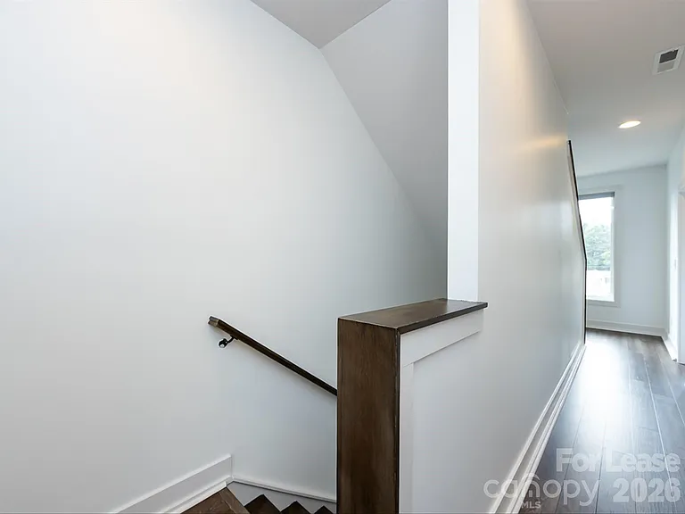 1207 E 36th St #3 — Photo 22