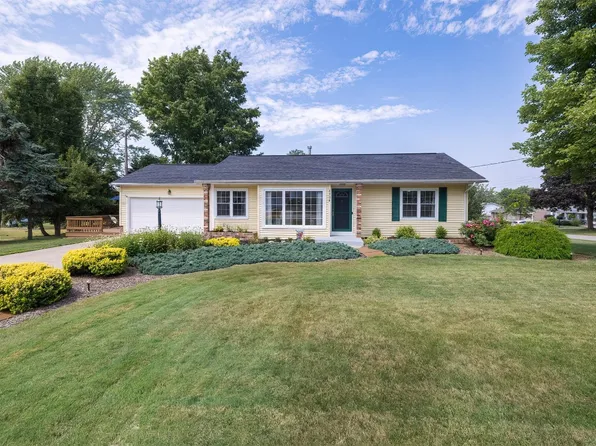 4504 Budd Dr, Erie, PA 16506