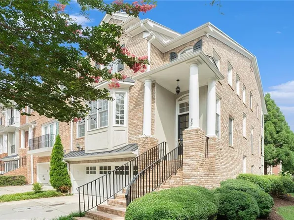 988 Emory Parc Pl, Decatur, GA 30033