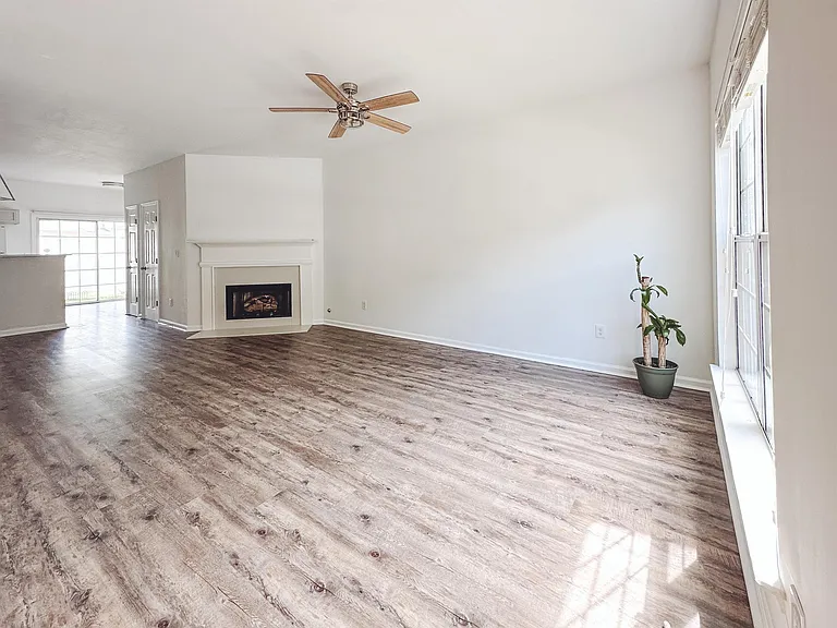 3247 Hidden Cove Cir — Photo 15