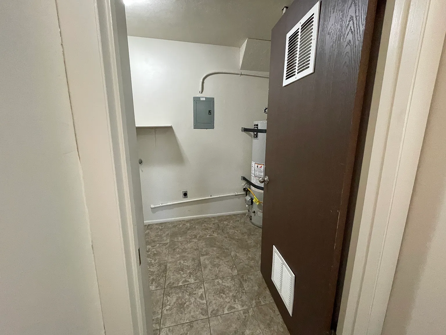 2 bed, 900 sqft, $1,350 — Photo 4