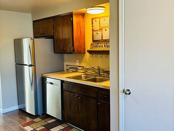 4th image of 6149 Vista Dr #A