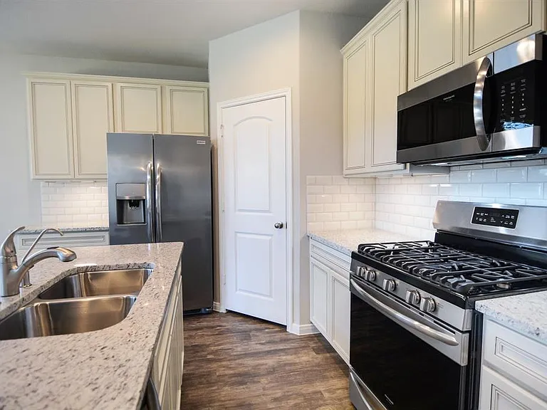 12173 Pearl Bay Ln — Photo 3