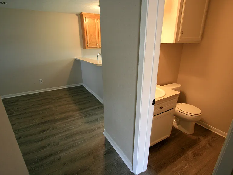 901 Camellia Ct #A-B — Photo 9