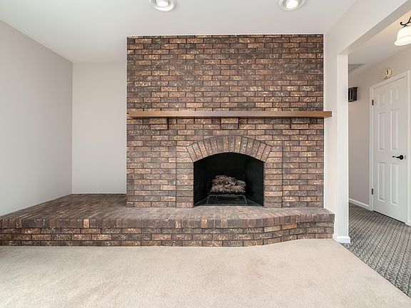 5th image of 9634 Oakview Dr