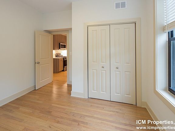 4th image of 2009 W Cortez St #13F