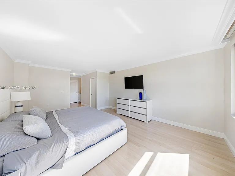 9801 Collins Ave #5S — Photo 28