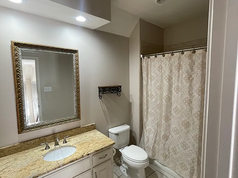 425 Waterside Dr — Photo 13