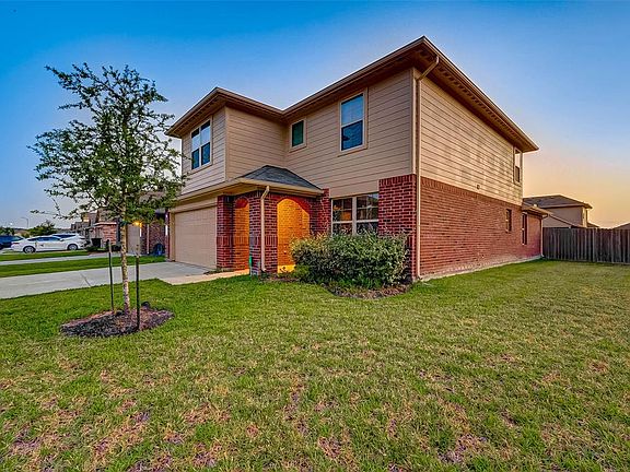 3rd image of 23715 Umbrella Pine Dr