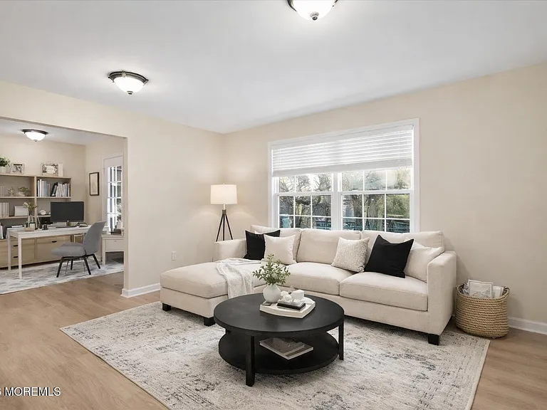 203 Wellington Pl — Photo 8