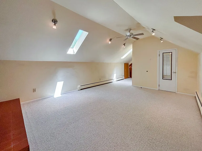 2890 Quay St — Photo 23