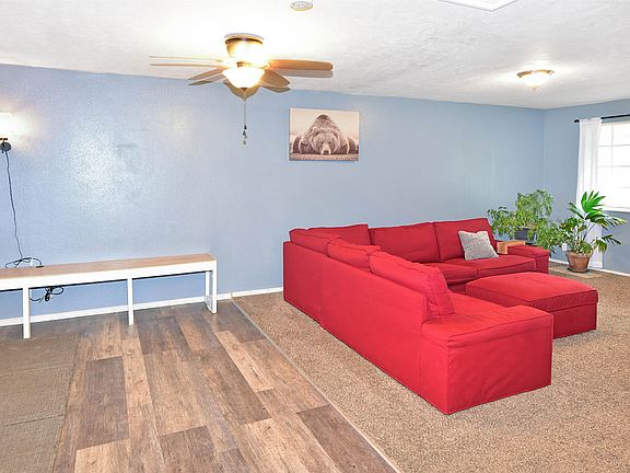 4th image of 315 Park St