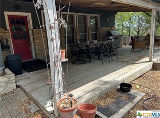 190 Family Cir, Fischer, TX 78623