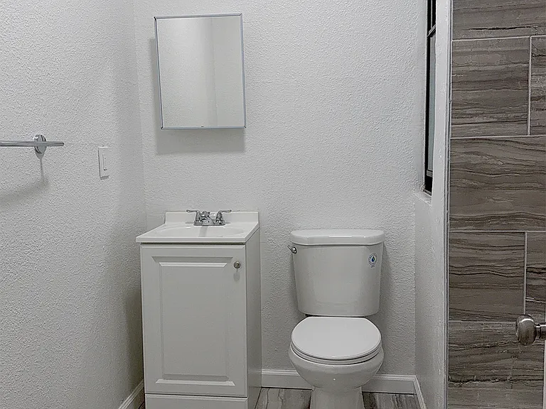 Avenal Apartments — Photo 3
