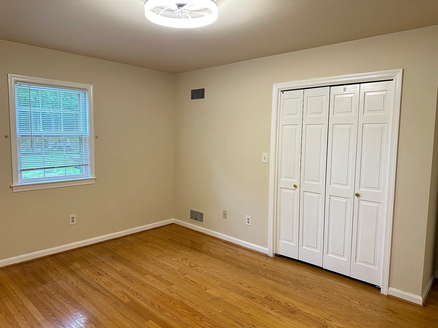 8515 Thomas Dr — Photo 4