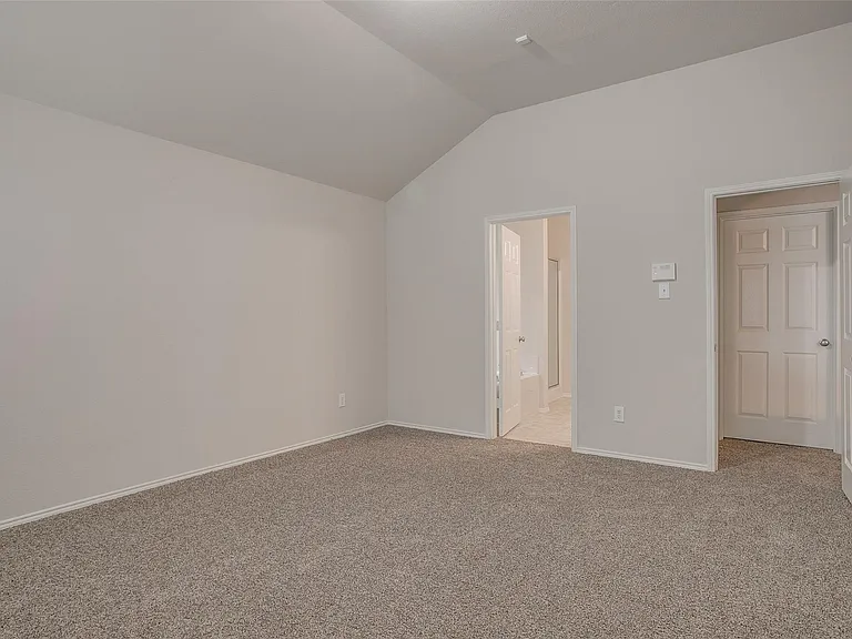 6000 Stirrup Iron Dr — Photo 20