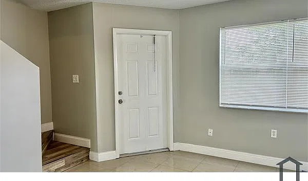 2 bed, 1020 sqft, $2,450 — Photo 2