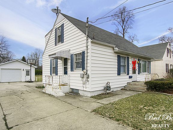 2nd image of 1858 E Beardsley Ave