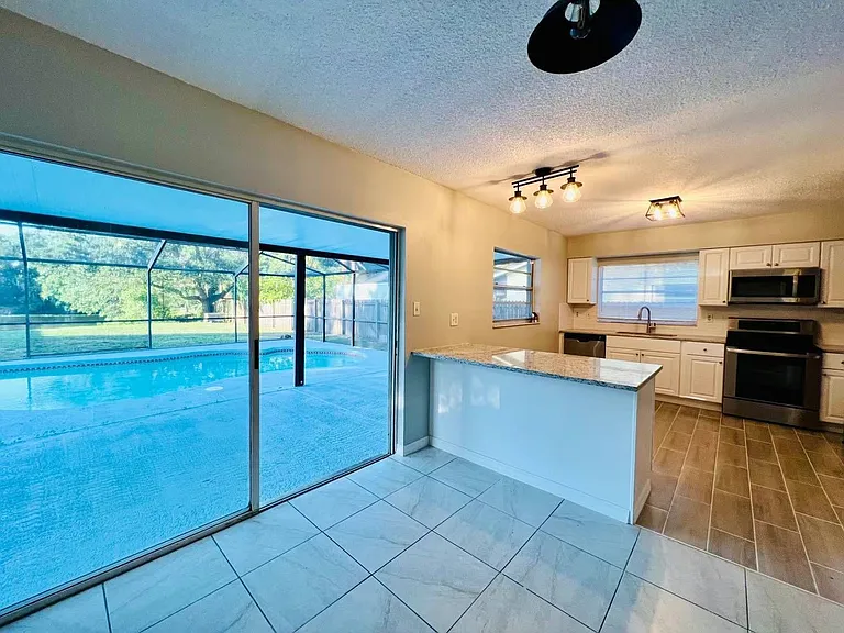 1610 Palm Leaf Dr — Photo 5