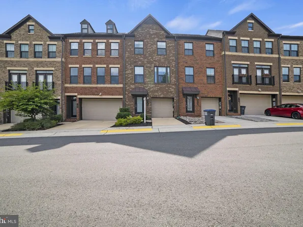 3154 Goldenwave Ct, Fairfax, VA 22031