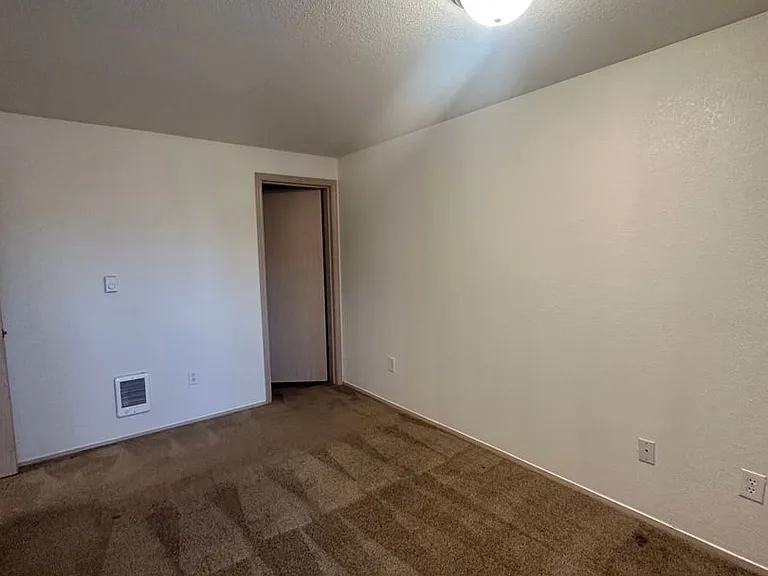 5110 10th Ave NE — Photo 10
