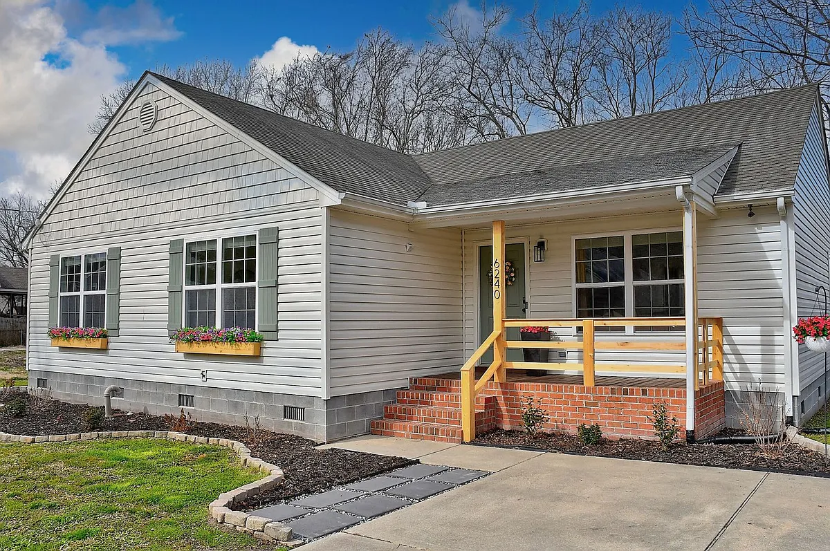 Building Photo - 6240 Old Townpoint Rd