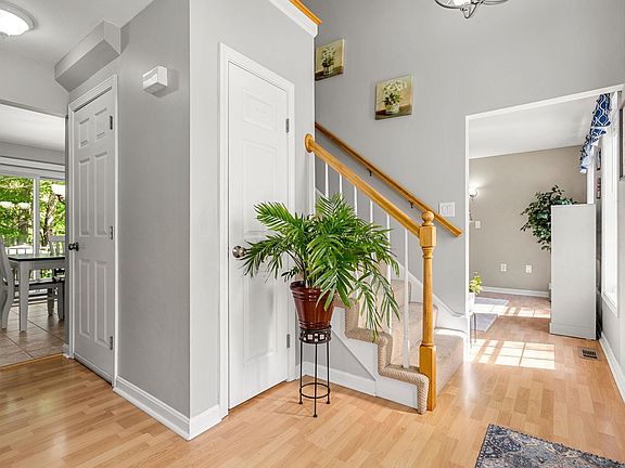 3rd image of 33 Drew Woods Drive