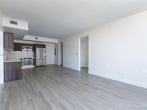 3rd image of 2960 NE 207th St Unit 809