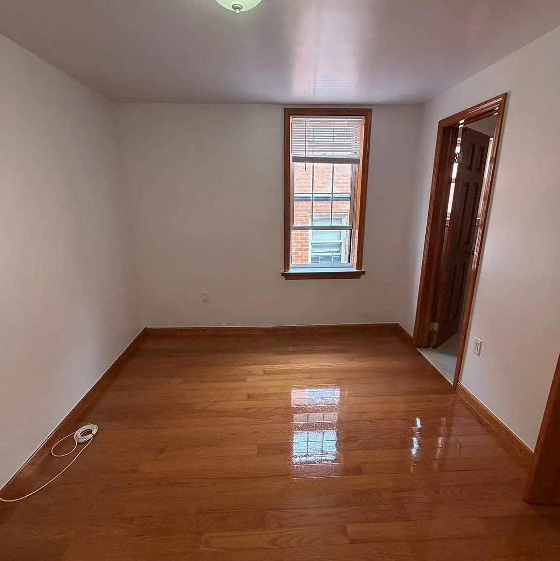 3 bed, 2.0 bath, 1500 sqft, $3,000 — Photo 3