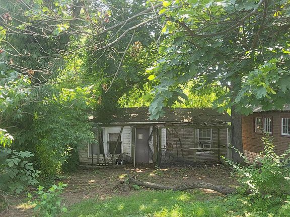 4th image of 1902 Fairfax Pike