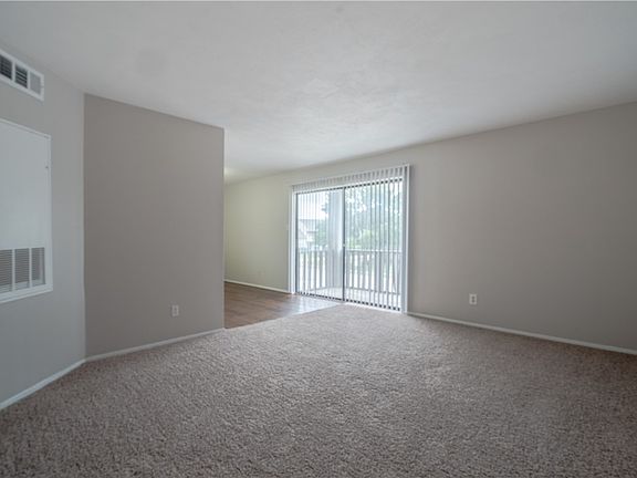 4th image of 1114 Autumn Cir APT D