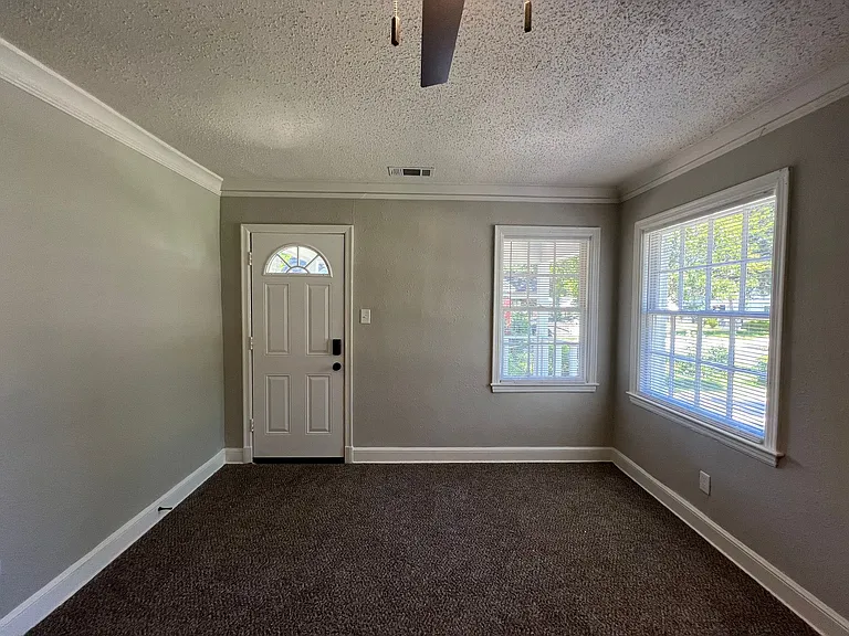 1531 Buntyn St — Photo 7