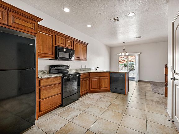 3rd image of 370 W Buena Vis #59