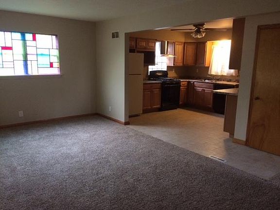 3rd image of 2621 Tamm Ave