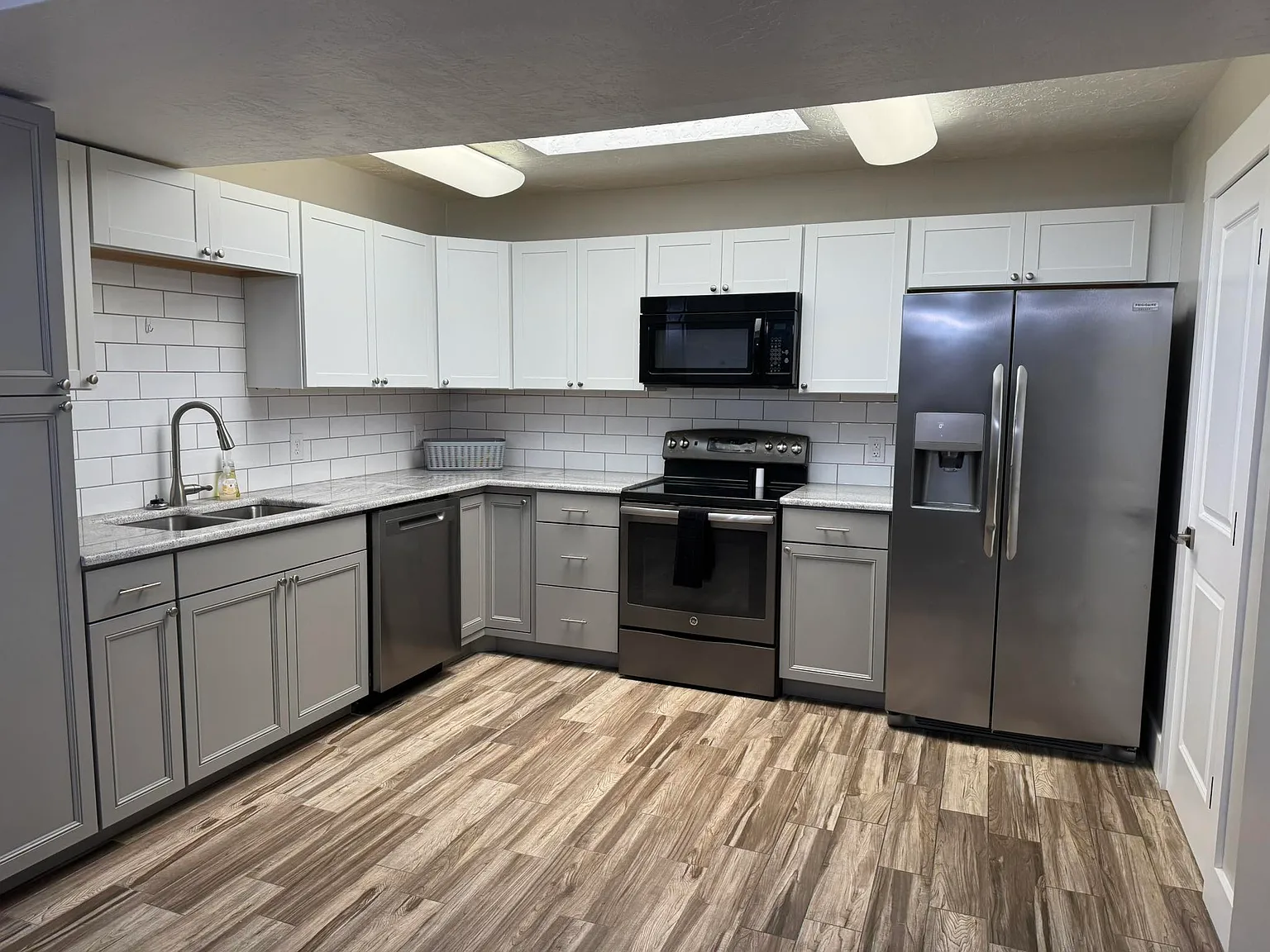 3 bed, 1443 sqft, $2,200 — Photo 1