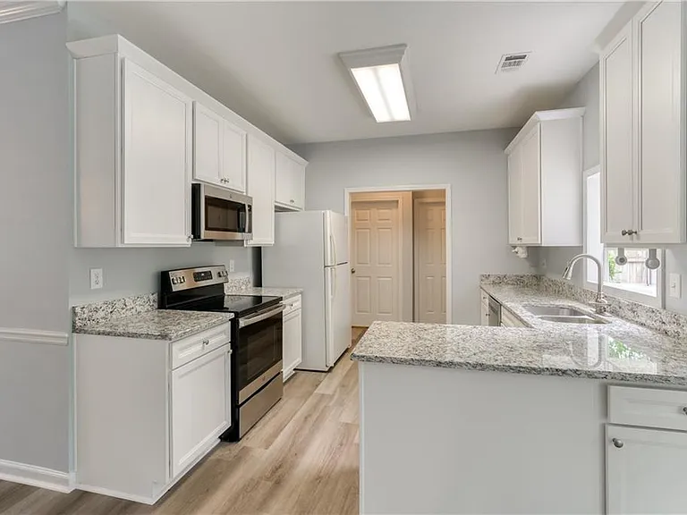 355 Lamme Chase — Photo 13
