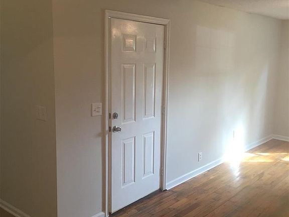4th image of 4208 Hawthorne Ave SW