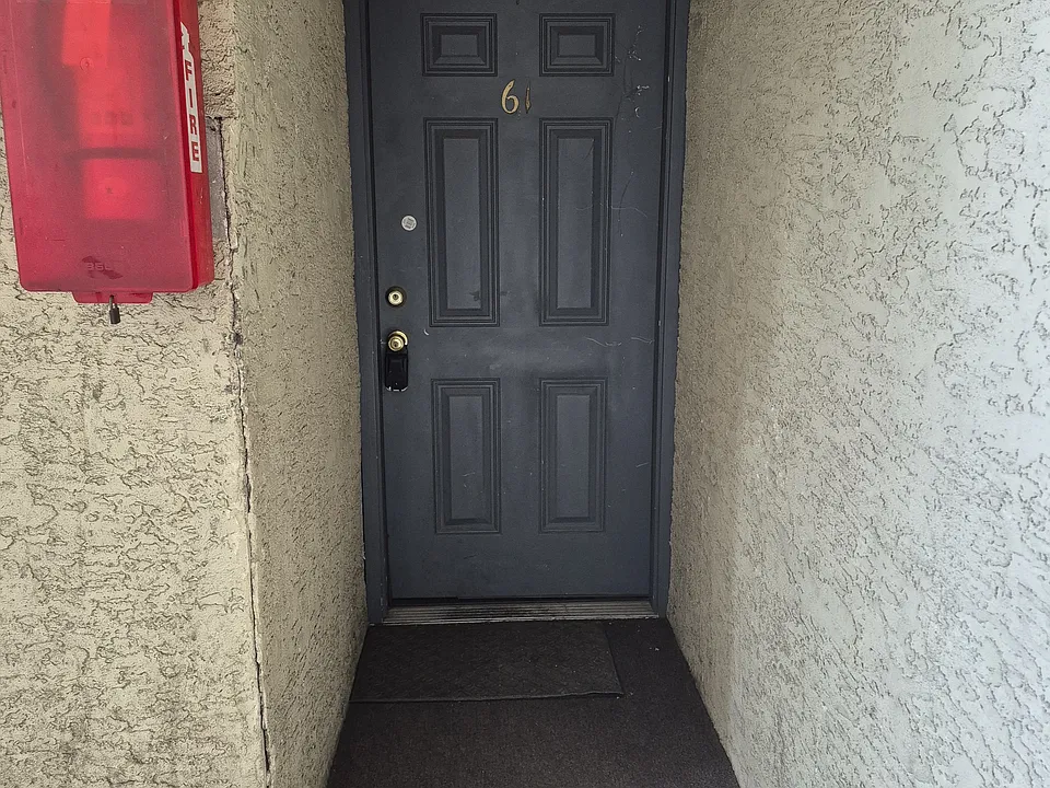 5038 El Camino Dr #61