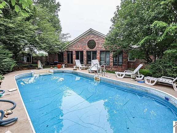 5th image of 201 Brunswick Cir