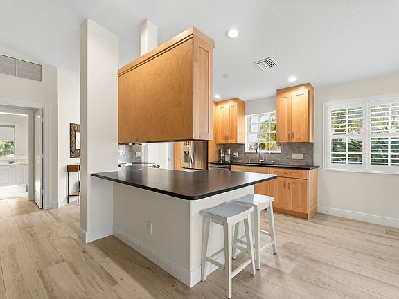 2nd image of 3406 SE Glacier Terrace