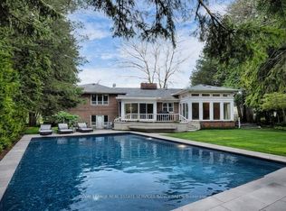 2 Colvestone Rd, Toronto, ON M2L1X3