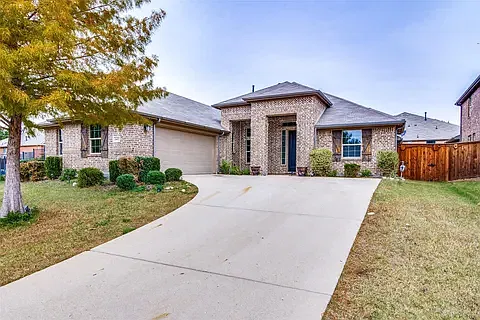4 bed, 2.5 bath, 2648 sqft, $3,000 — Photo 2