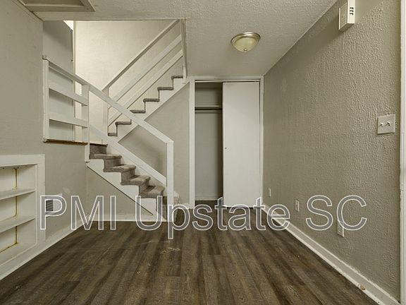 4th image of 181 N Fairview Ave Unit C