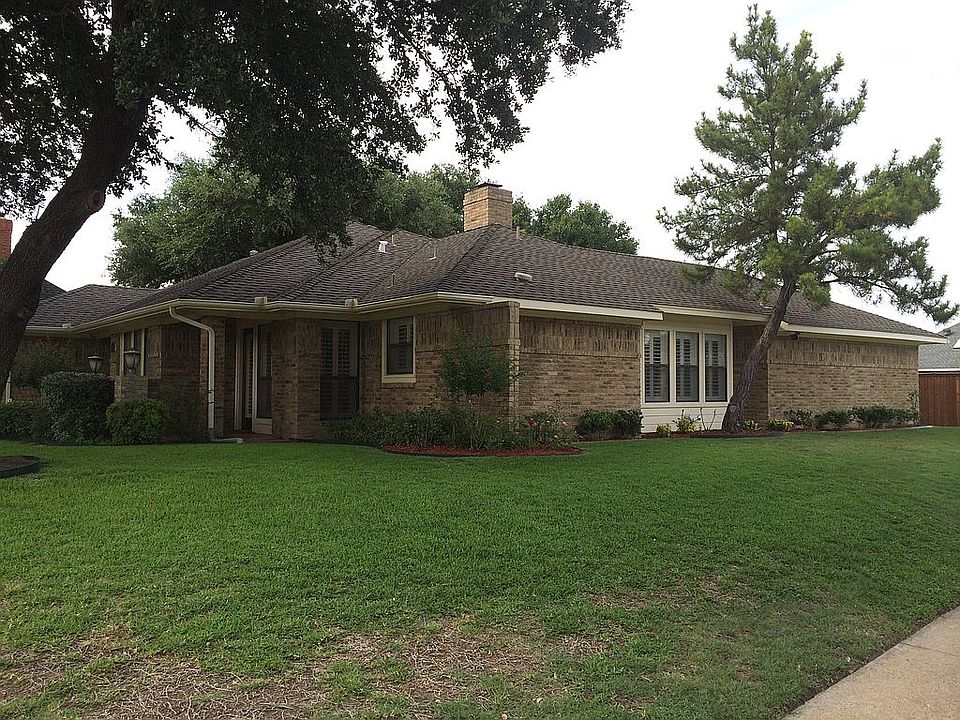 2nd image of 2302 Lone Oak Trl