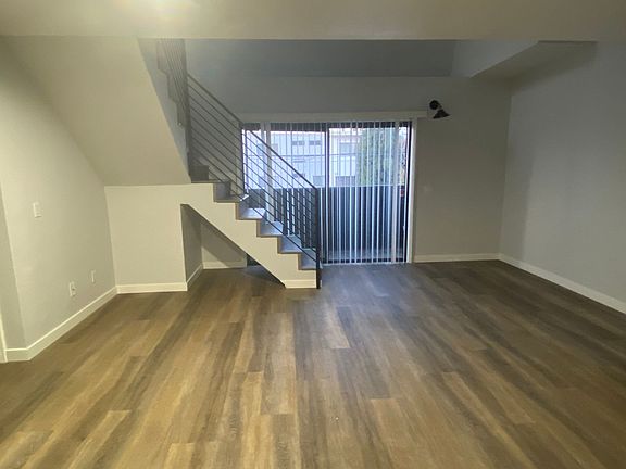 3rd image of 3501 Jasmine Ave APT 10