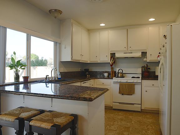 3rd image of 5881 Valley Vale Way