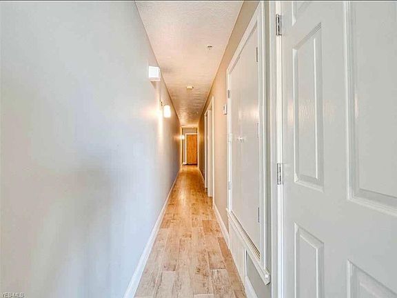 4th image of 2222 Detroit Ave APT 410